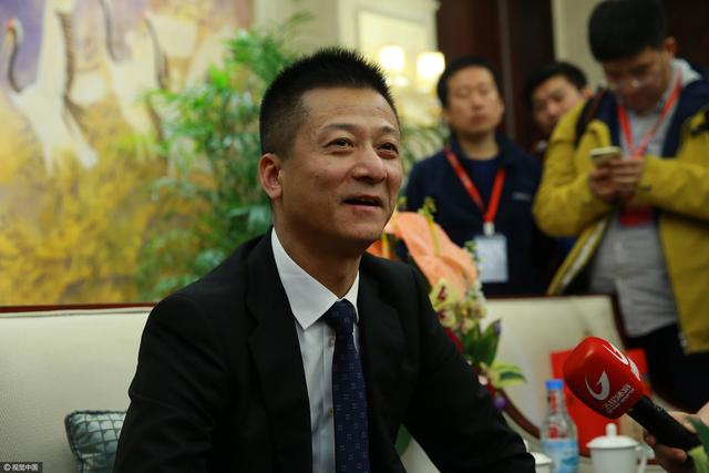 ”这句台词不仅道出了角色的心境，更像是现实中成龙对自己、对影迷的宣言。